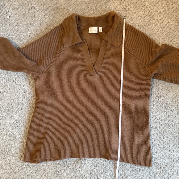 Cyrus V-Neck Ribbed Sweater - Picture 8 of 12